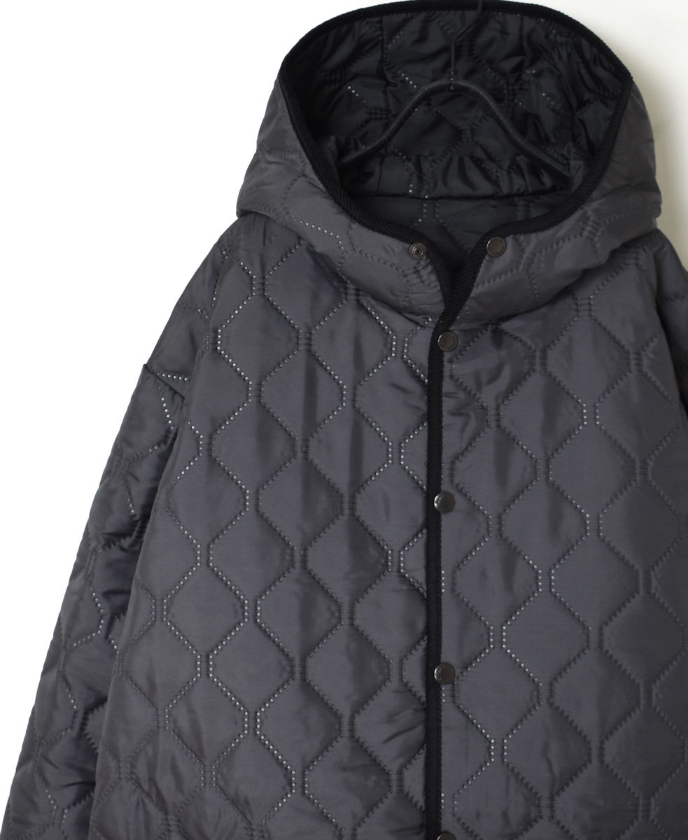 NAM2352PP (コート) POLY×POLY HEAT QUILT OVERSIZED MID-LENGTH HOODED COAT WITH RIBBED CUFF