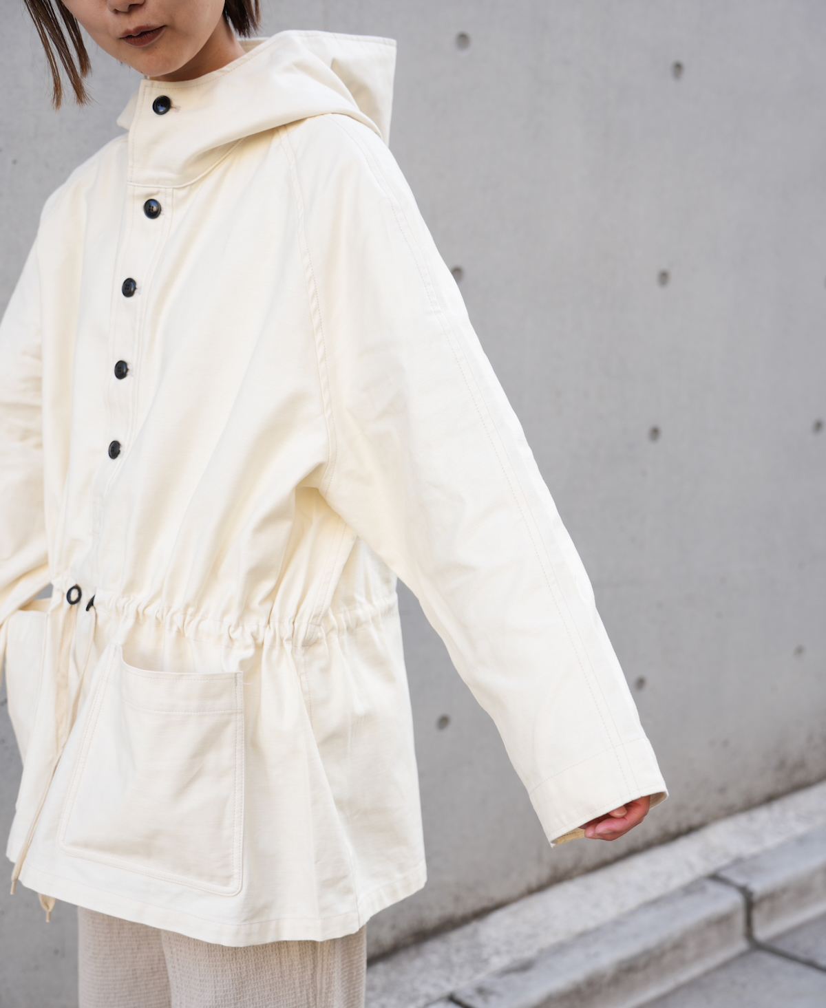 GNAM2352 (ジャケット) BACK SATIN HOODED PULLOVER JACKET