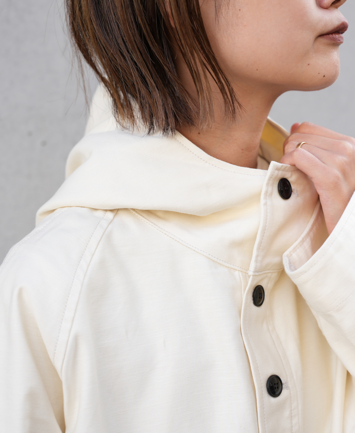 GNAM2352 (ジャケット) BACK SATIN HOODED PULLOVER JACKET