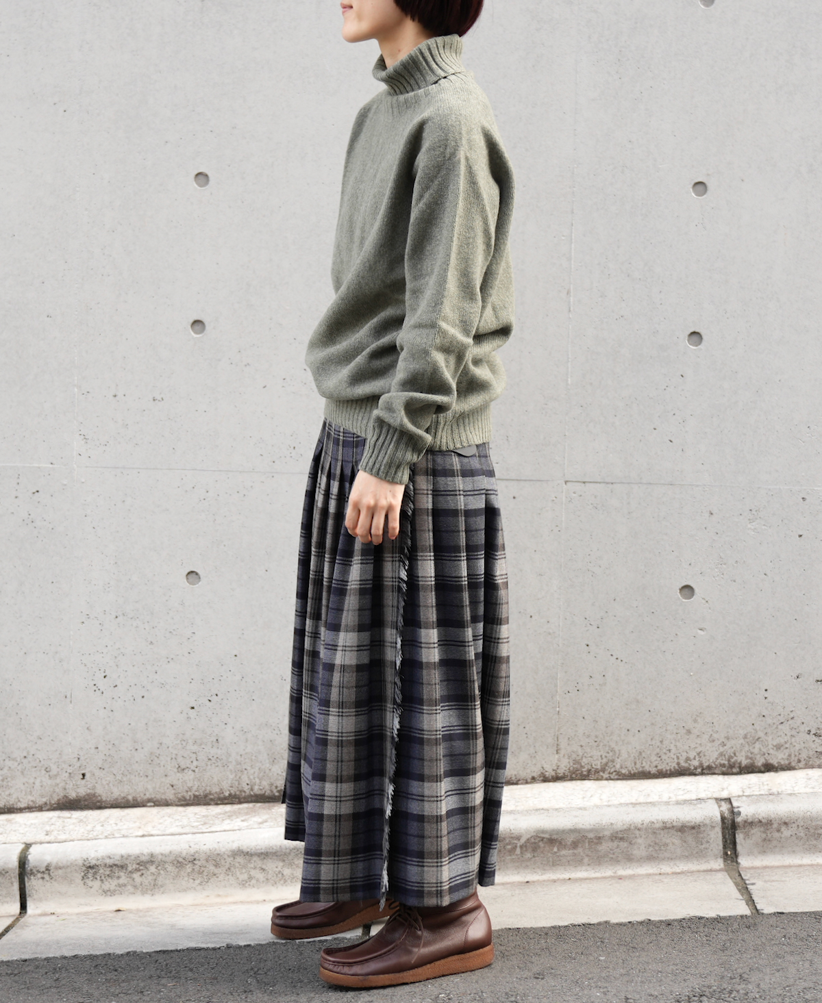 JNAMP1651 (ニット) GEELONG LAMBSWOOL POLO NECK SADDLE SHOULDER P/O