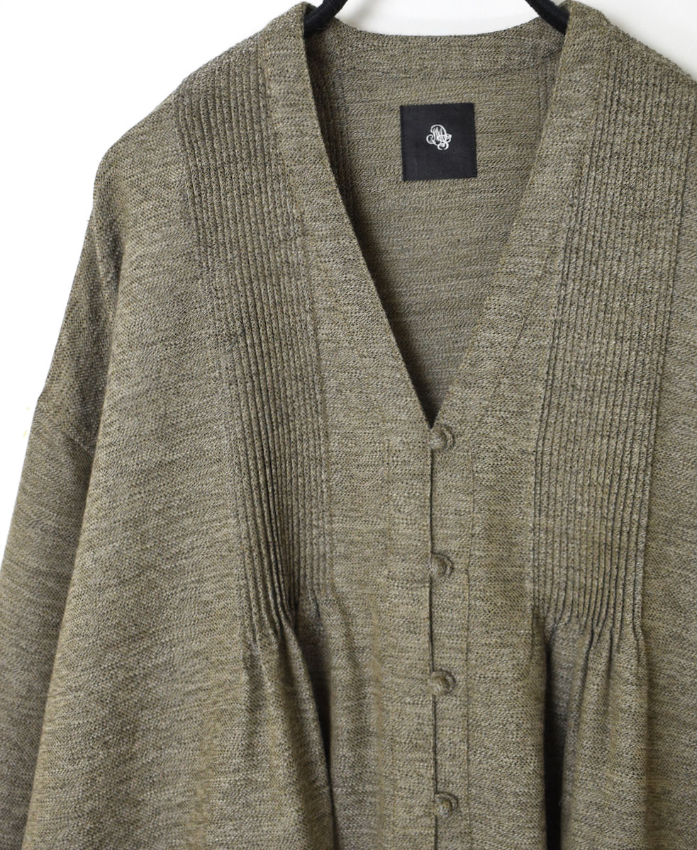 INMDS23752 (ブラウス) TWIST YARN WOOL V-NECK FRONT OPENING BLOUSE WITH MINI PINTUCK