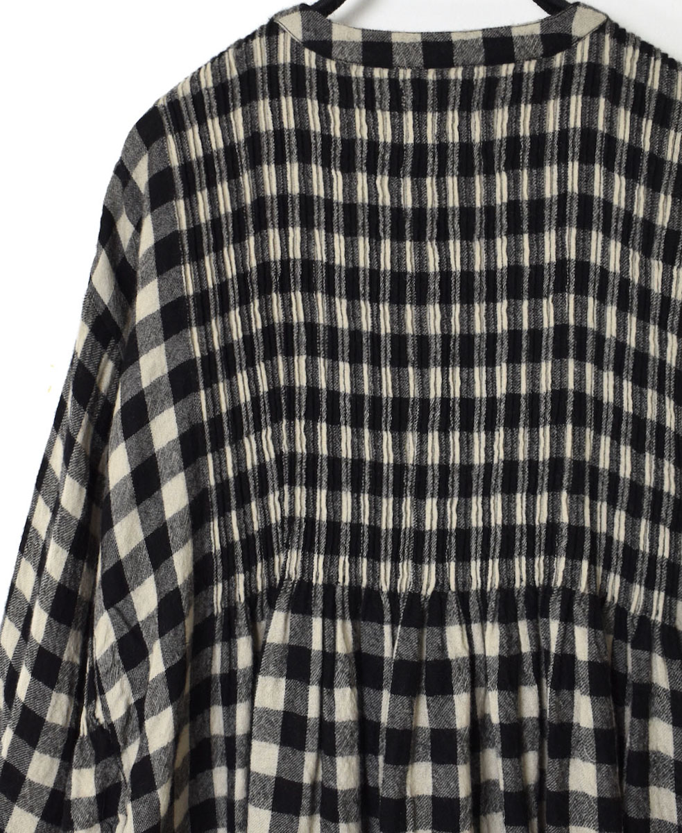 NMDS23594 (ワンピース) BOILED WOOL BIG GINGHAM CHECK V-NECK DRESS WITH MINI PINTUCK