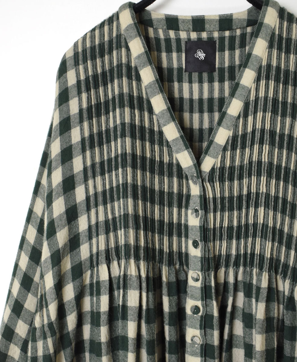 NMDS23594 (ワンピース) BOILED WOOL BIG GINGHAM CHECK V-NECK DRESS WITH MINI PINTUCK