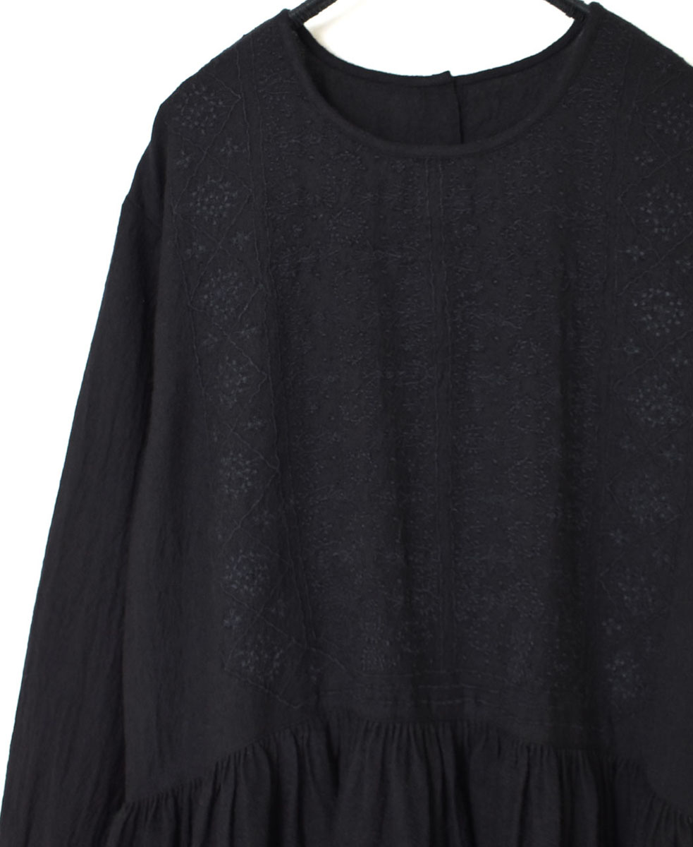 NMDS22571 (ワンピース) BOILED WOOL PLAIN BACK OPENING EMB DRESS