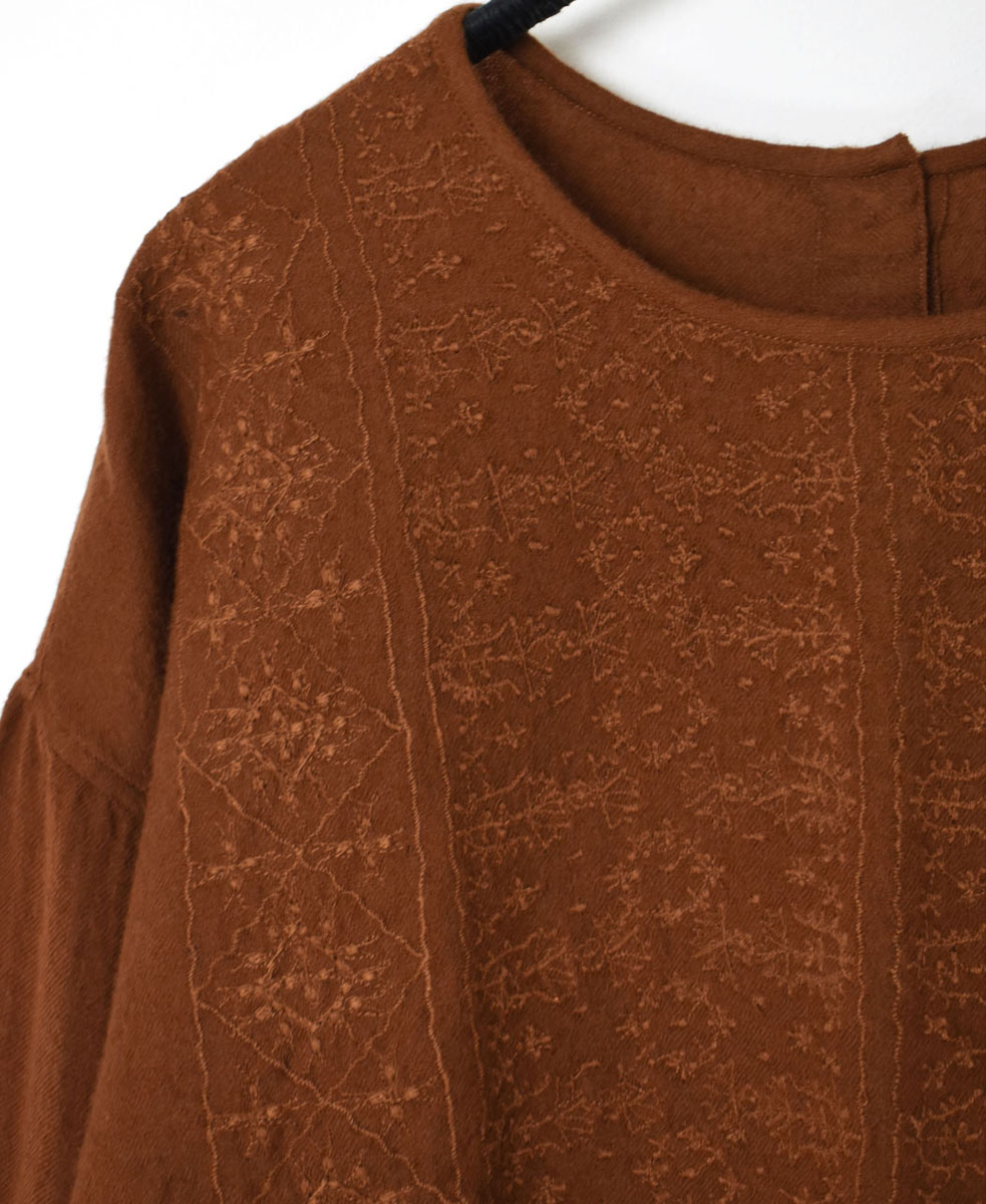 NMDS20562 (シャツ) BOILED WOOL PLAIN BACK OPENING CREW-NECK EMB SHIRT