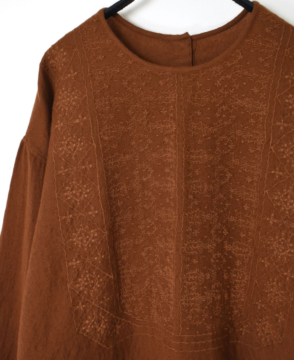 NMDS20562 (シャツ) BOILED WOOL PLAIN BACK OPENING CREW-NECK EMB SHIRT