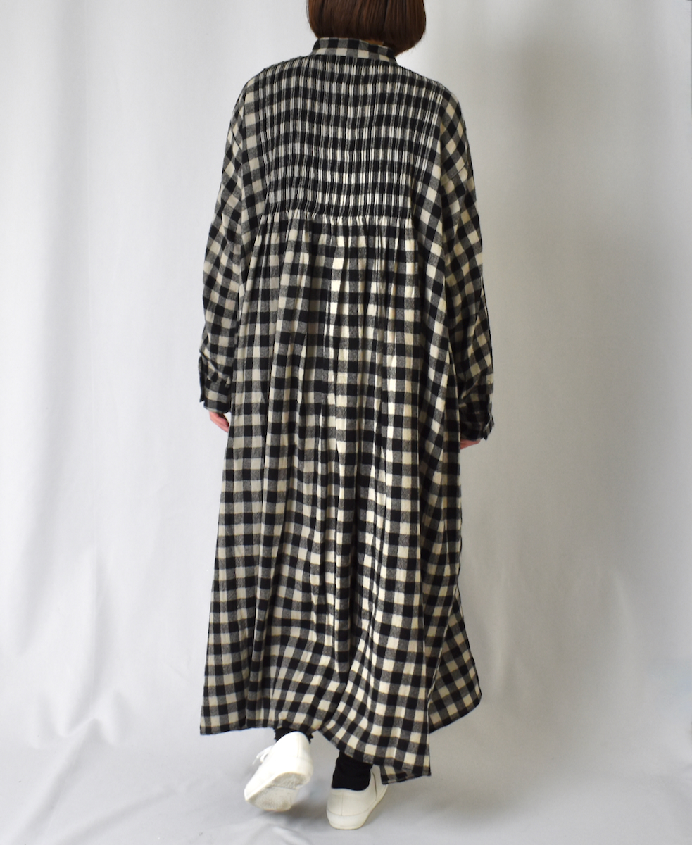 NMDS23592 (ワンピース) BOILED WOOL BIG GINGHAM CHECK BANDED SHIRT DRESS WITH MINI PINTUCK