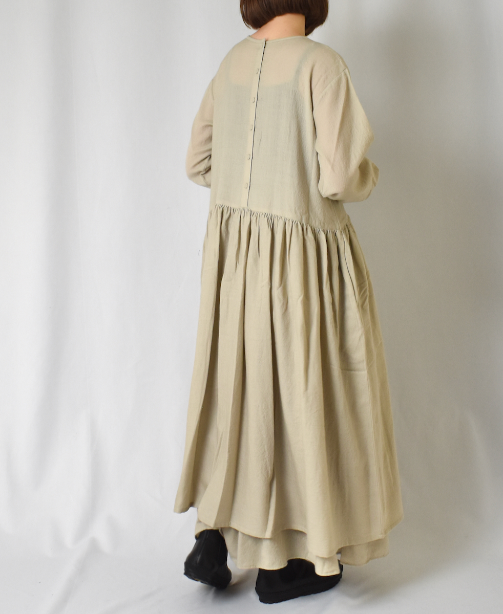 NMDS22571 (ワンピース) BOILED WOOL PLAIN BACK OPENING EMB DRESS
