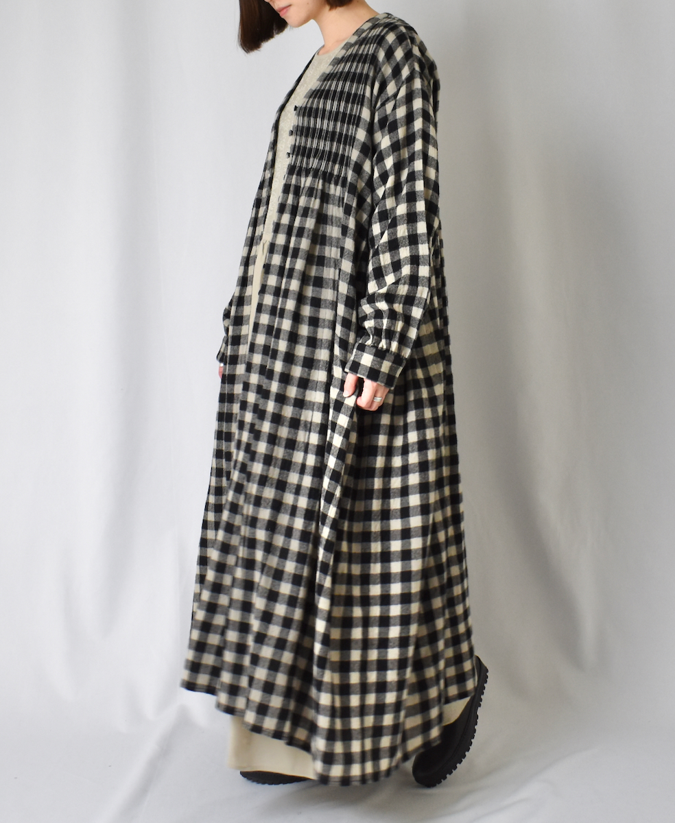 NMDS23594 (ワンピース) BOILED WOOL BIG GINGHAM CHECK V-NECK DRESS WITH MINI PINTUCK
