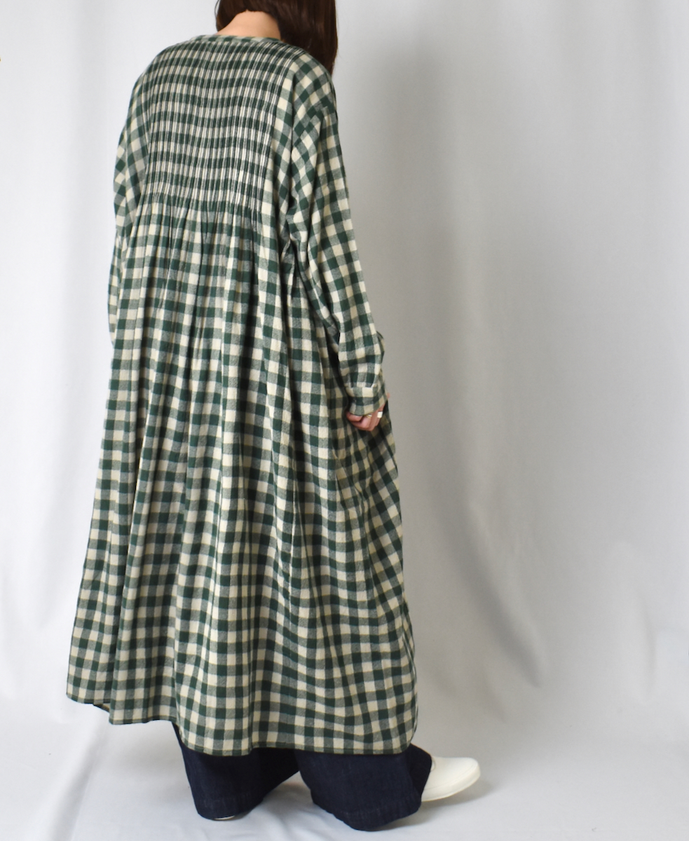 NMDS23594 (ワンピース) BOILED WOOL BIG GINGHAM CHECK V-NECK DRESS WITH MINI PINTUCK