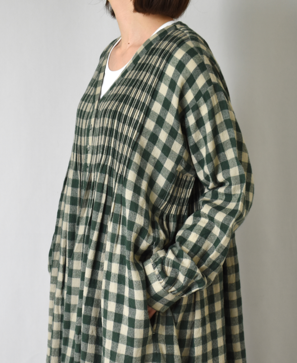 NMDS23594 (ワンピース) BOILED WOOL BIG GINGHAM CHECK V-NECK DRESS WITH MINI PINTUCK