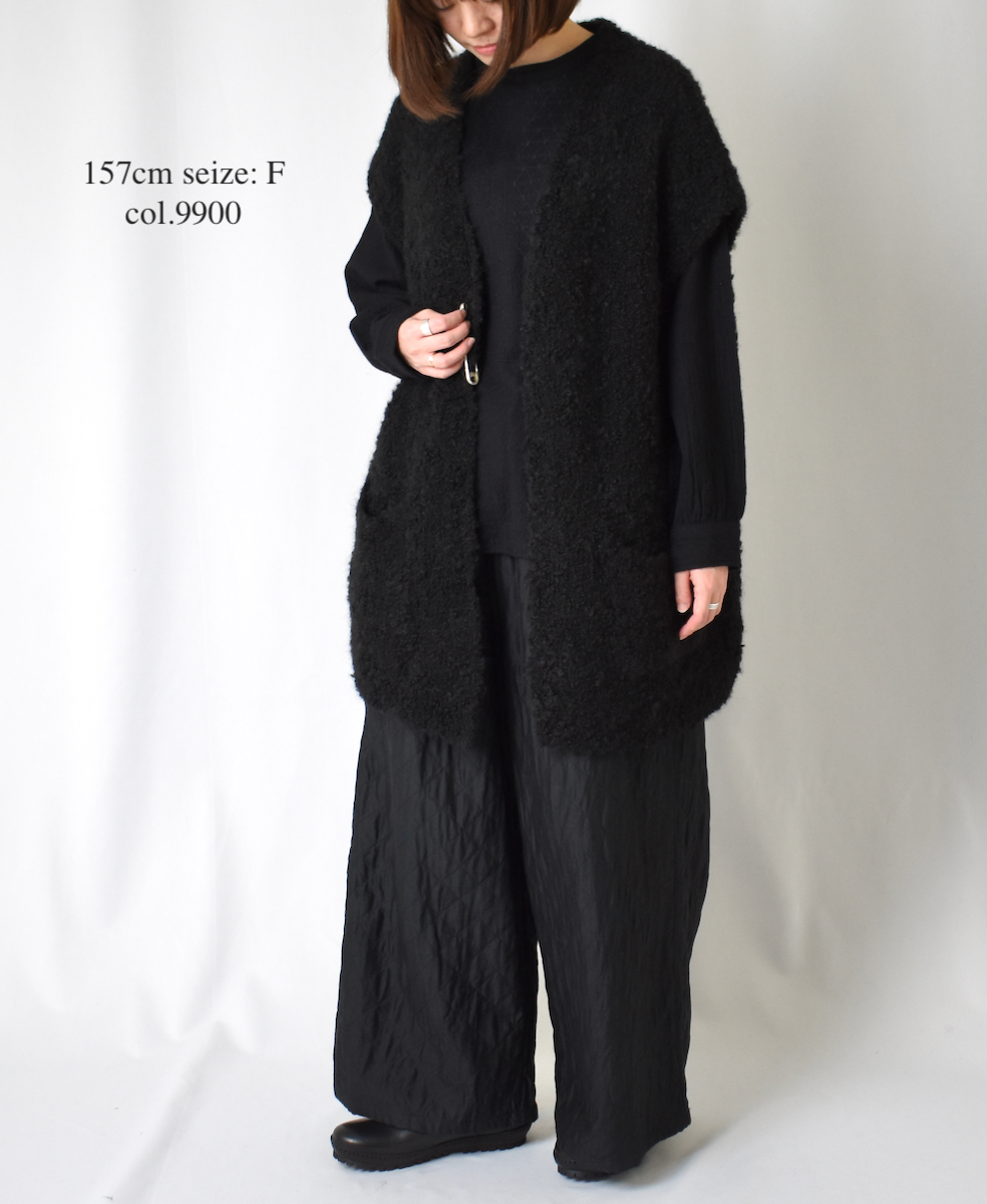 CNMDS2251A (ベスト) BOUCLE V-NECK VEST WITH PIN