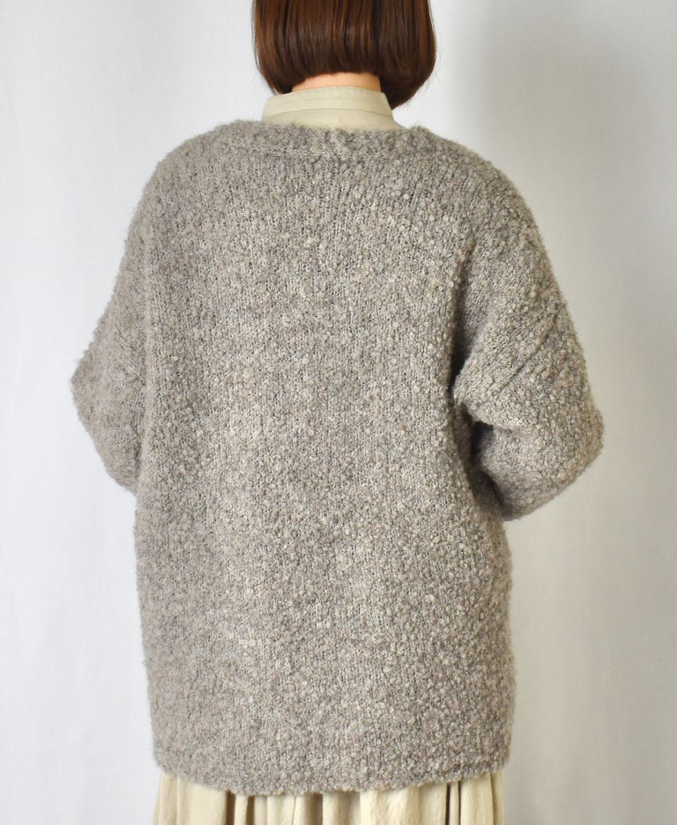 CNMDS2051A (カーディガン) BOUCLE V-NECK CARDIGAN WITH PIN