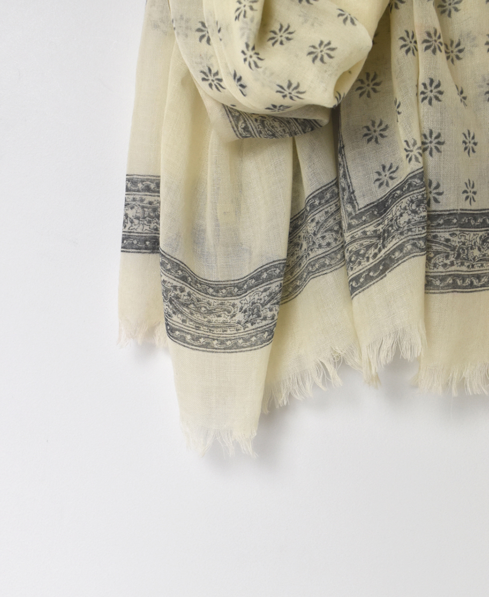 NSL23501 (ストール) WOOL GAUZE SMALL FLOWER PRINT STOLE