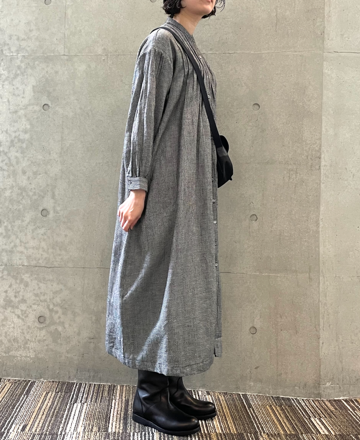 INSL22614 (ワンピース) WOOL/LINEN SMALL CHECK & STRIPE BANDED COLLAR PINTUCK DRESS