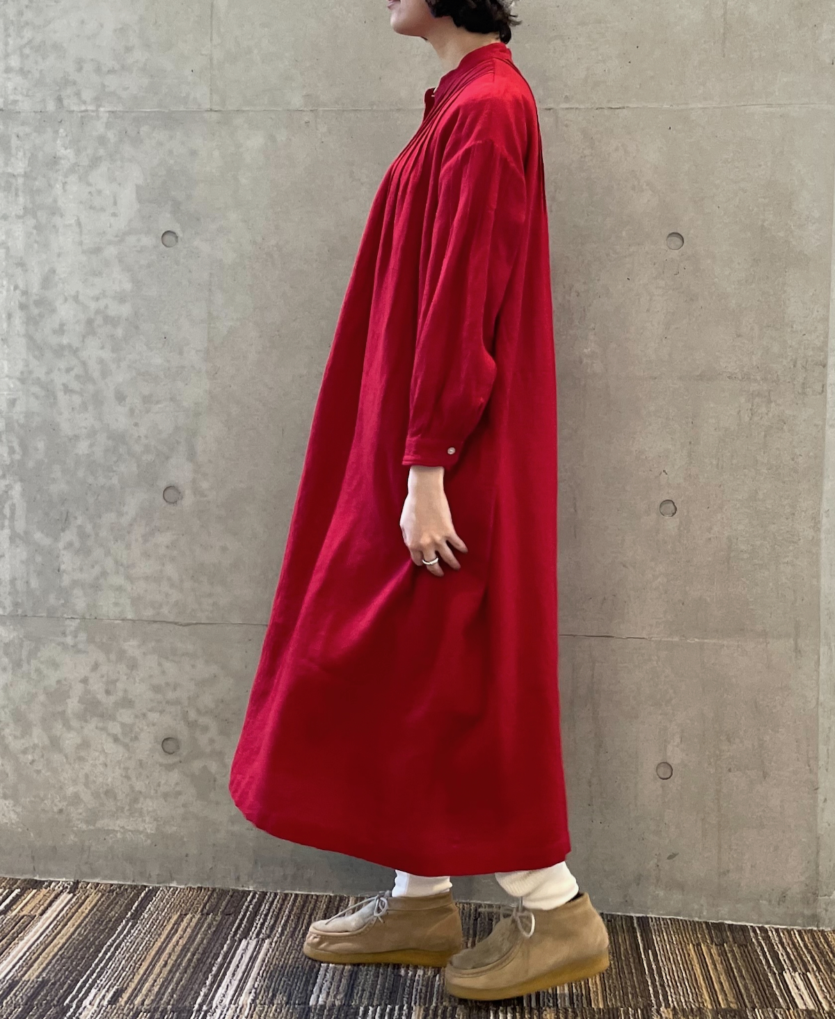 INSL22604 (ワンピース) WOOL/LINEN PLAIN BANDED COLLAR PINTUCK DRESS