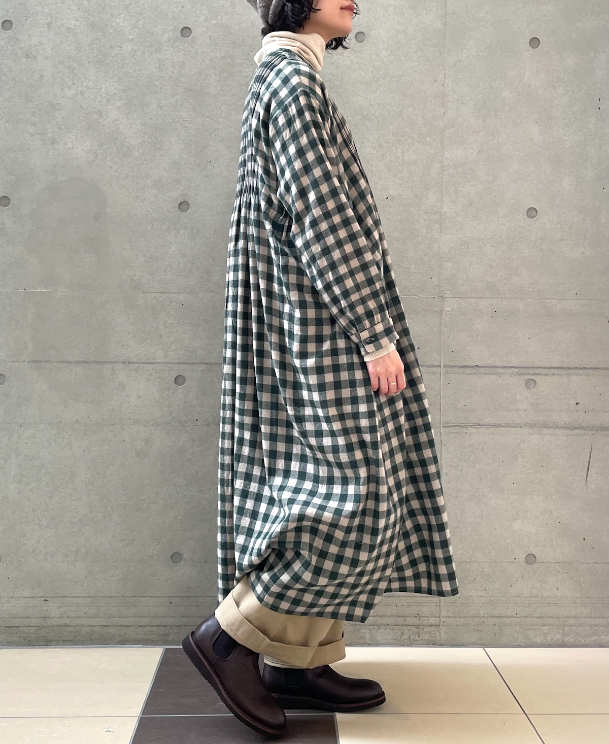 NMDS23594 (ワンピース) BOILED WOOL BIG GINGHAM CHECK V-NECK DRESS WITH MINI PINTUCK