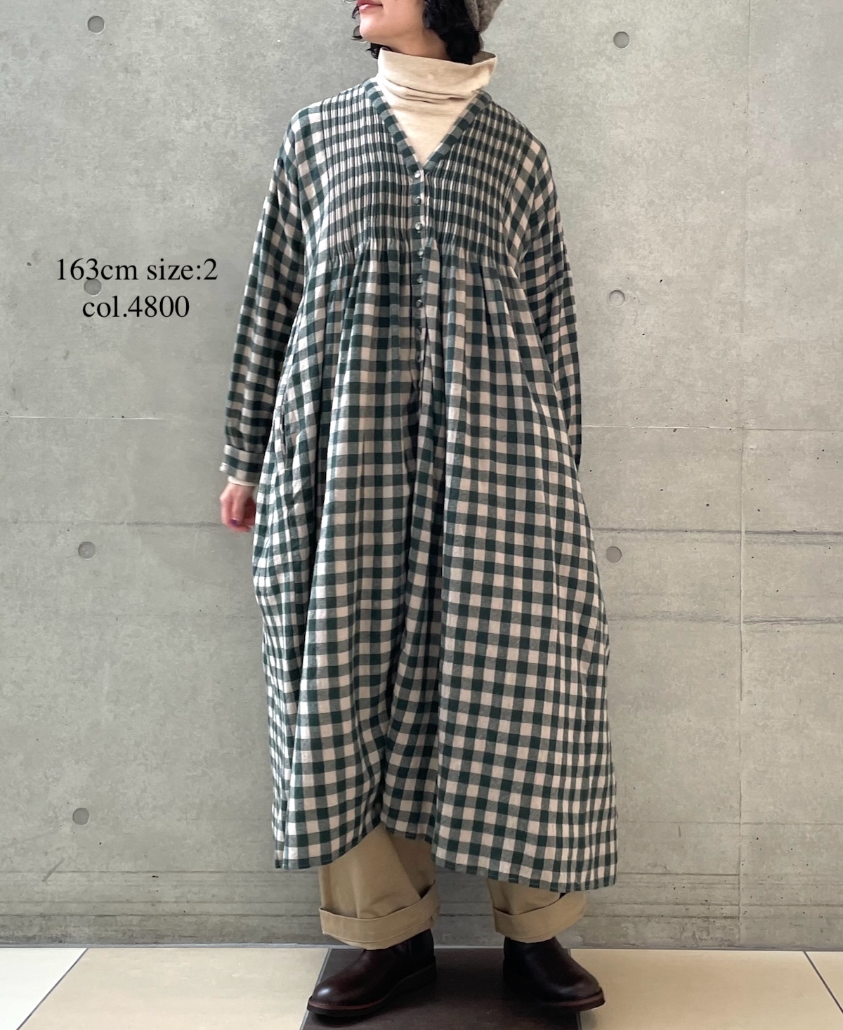 NMDS23594 (ワンピース) BOILED WOOL BIG GINGHAM CHECK V-NECK DRESS WITH MINI PINTUCK