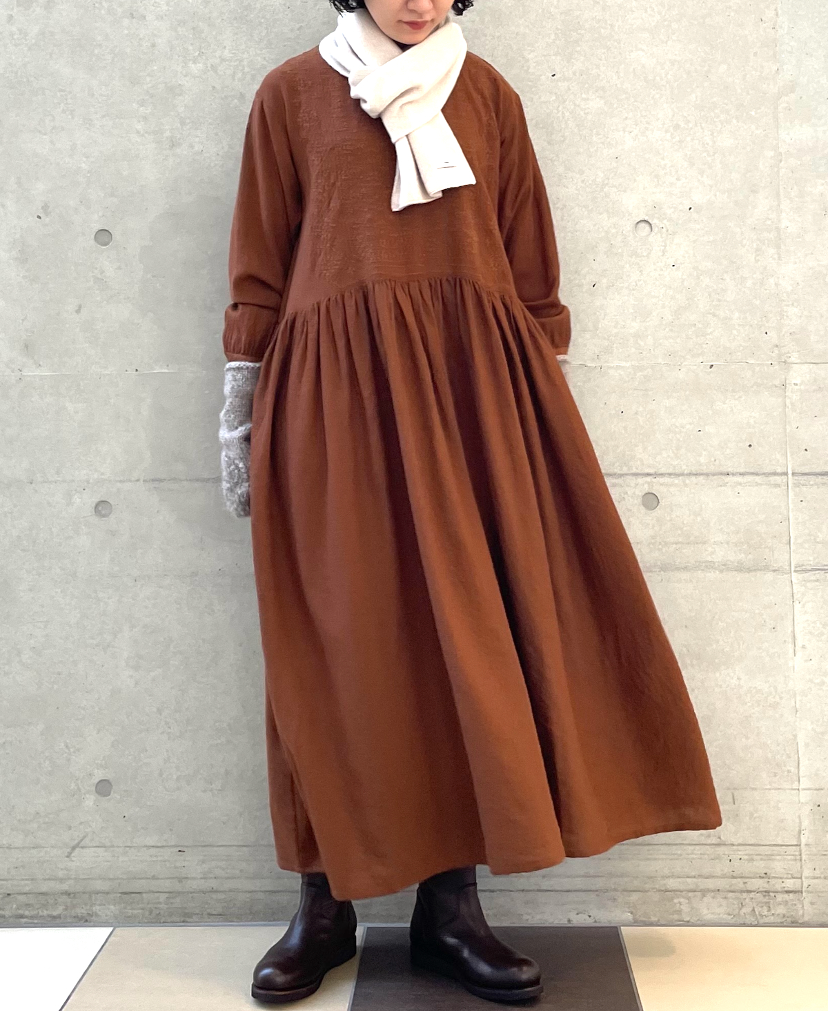 NMDS22571 (ワンピース) BOILED WOOL PLAIN BACK OPENING EMB DRESS
