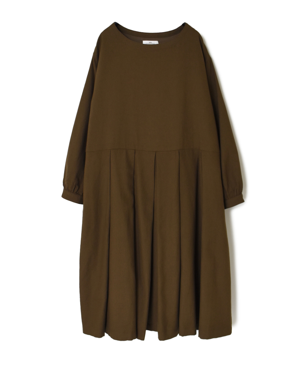 INSL23734 (ワンピース) COTTON WOOL TWILL WEAVE PLAIN BOAT-NECK PLEATS L/SL DRESS