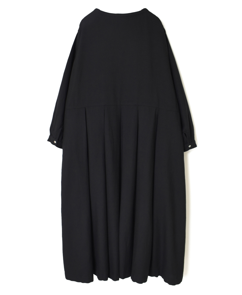 INSL23734 (ワンピース) COTTON WOOL TWILL WEAVE PLAIN BOAT-NECK PLEATS L/SL DRESS