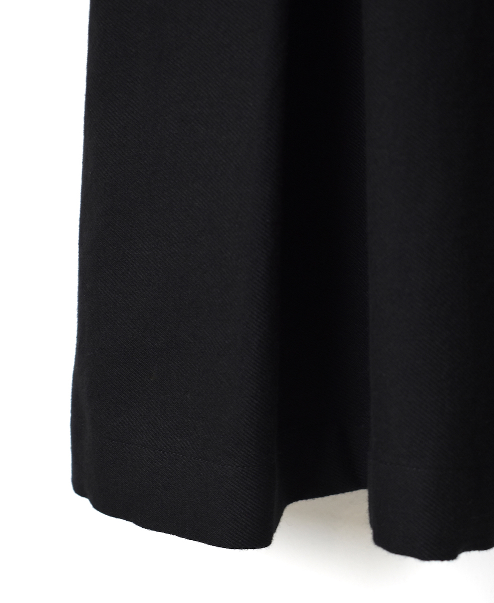 INSL23734 (ワンピース) COTTON WOOL TWILL WEAVE PLAIN BOAT-NECK PLEATS L/SL DRESS