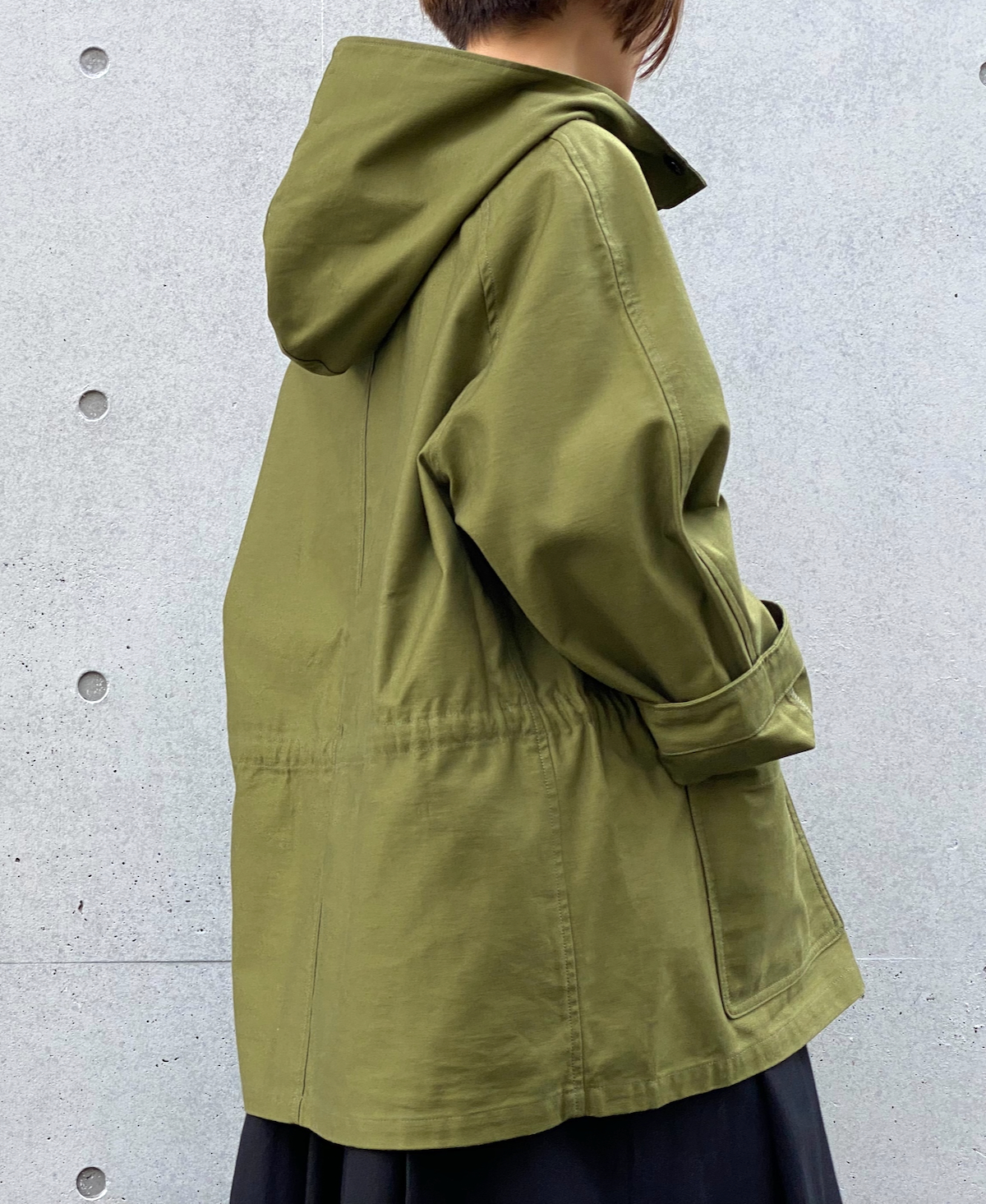 GNAM2352 (ジャケット) BACK SATIN HOODED PULLOVER JACKET