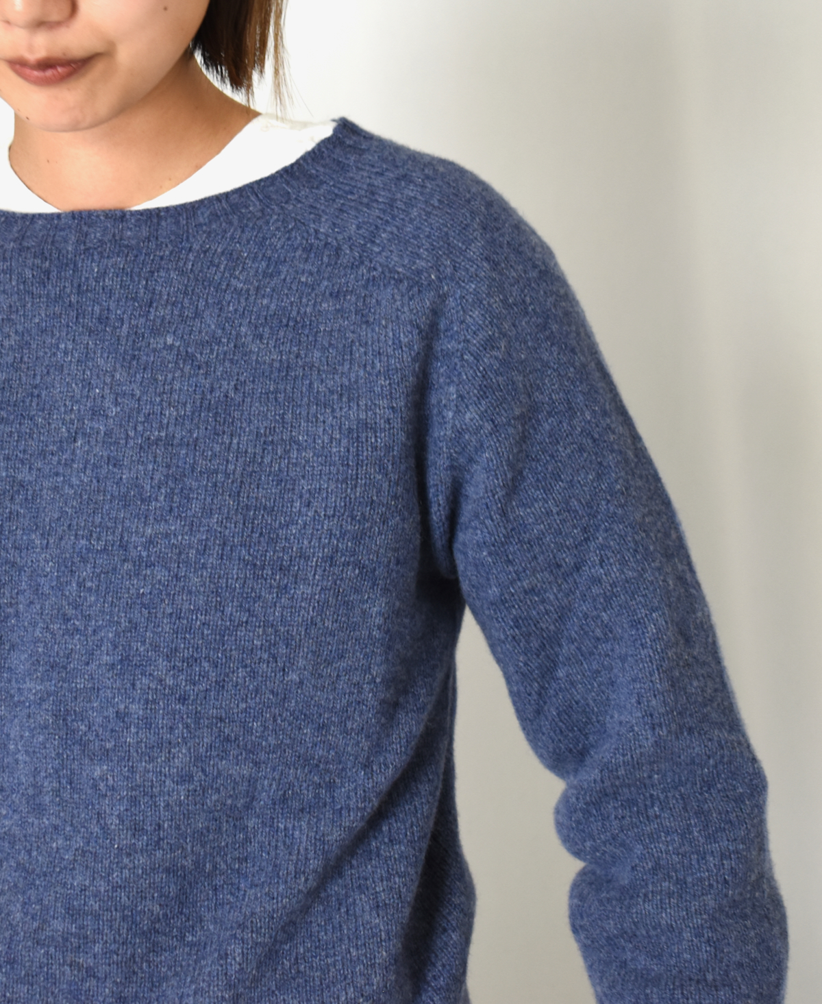 JNAMP1451 (ニット) GEELONG LAMBSWOOL CREW NECK SADDLE SHOULDER P/O