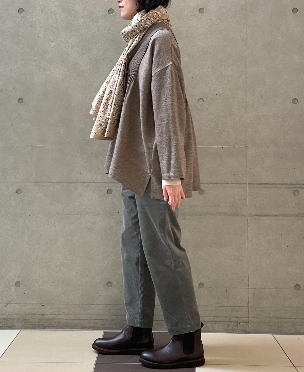 GNMDS2101CR (パンツ) TROUSERS/8WALE CORDUROY EASY TAPERED PANTS