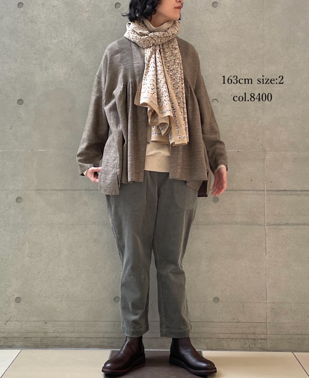 INMDS23752 (ブラウス) TWIST YARN WOOL V-NECK FRONT OPENING BLOUSE WITH MINI PINTUCK