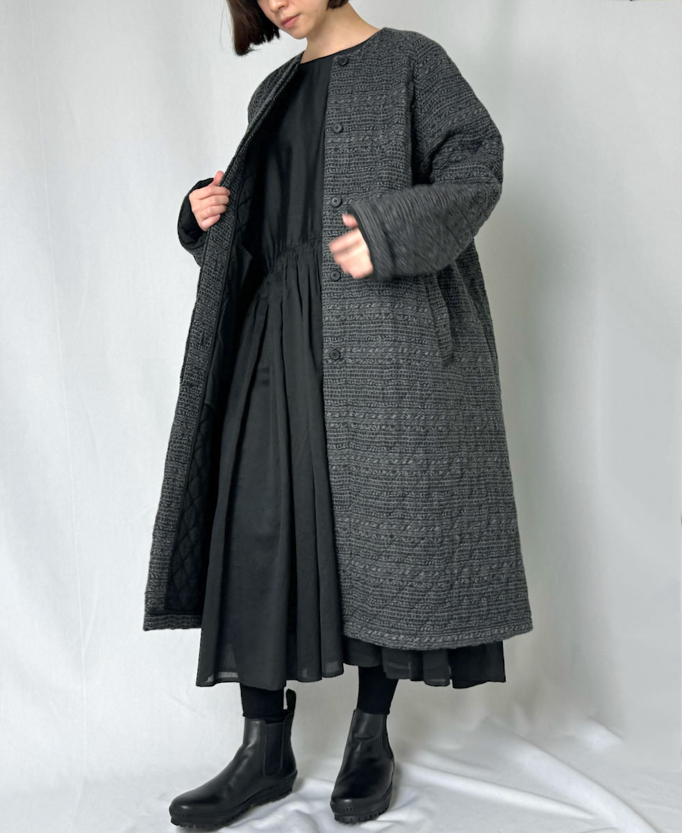 NMDS23631 (コート) QUILTED WOOL JACQUARD C-NECK RAGLAN COAT