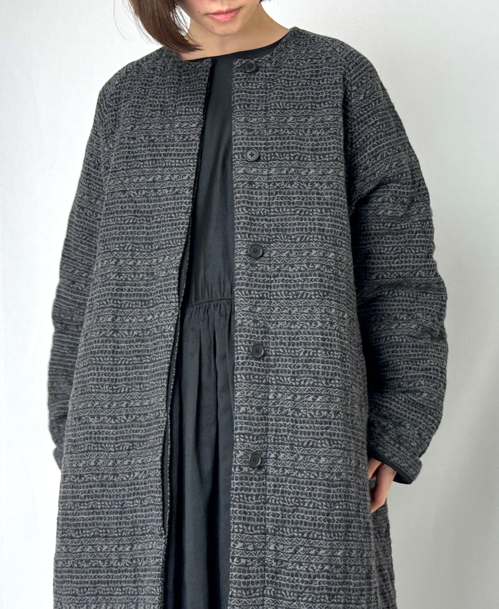 NMDS23631 (コート) QUILTED WOOL JACQUARD C-NECK RAGLAN COAT