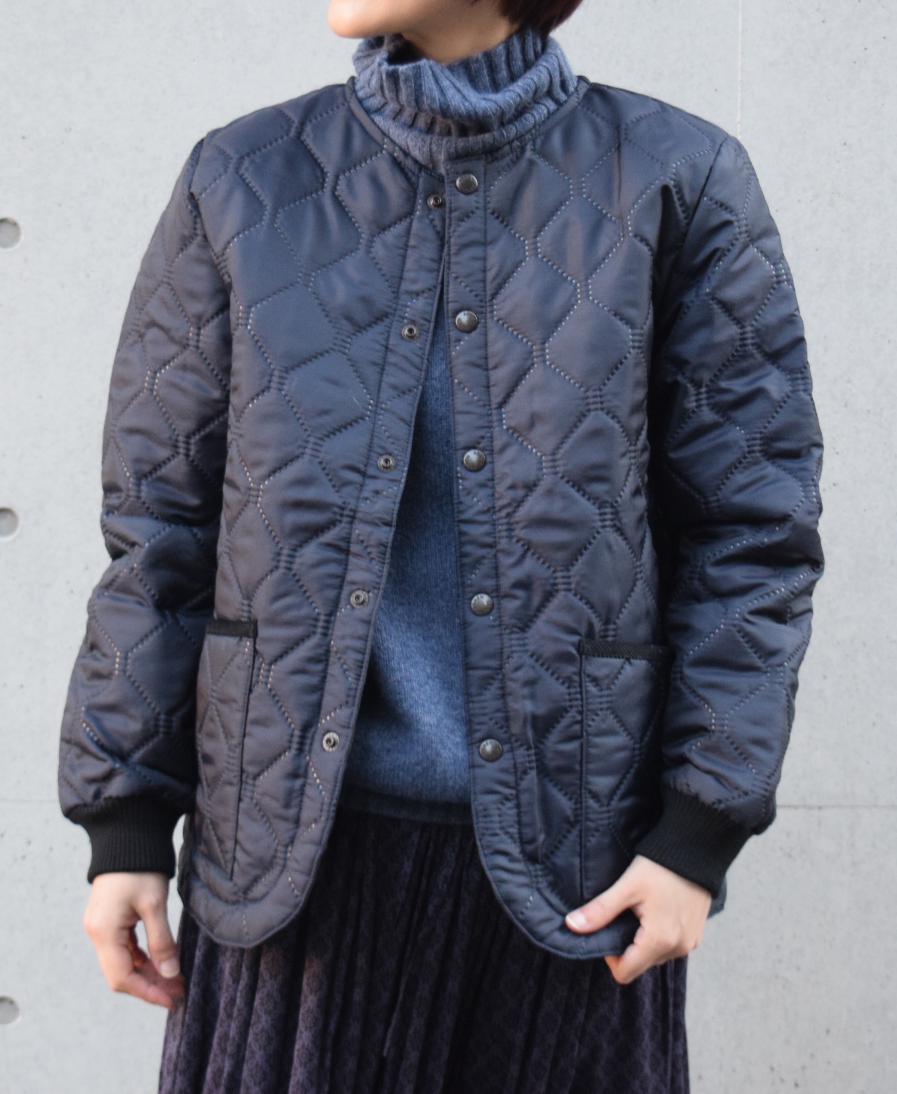 JNAMP1651 (ニット) GEELONG LAMBSWOOL POLO NECK SADDLE SHOULDER P/O