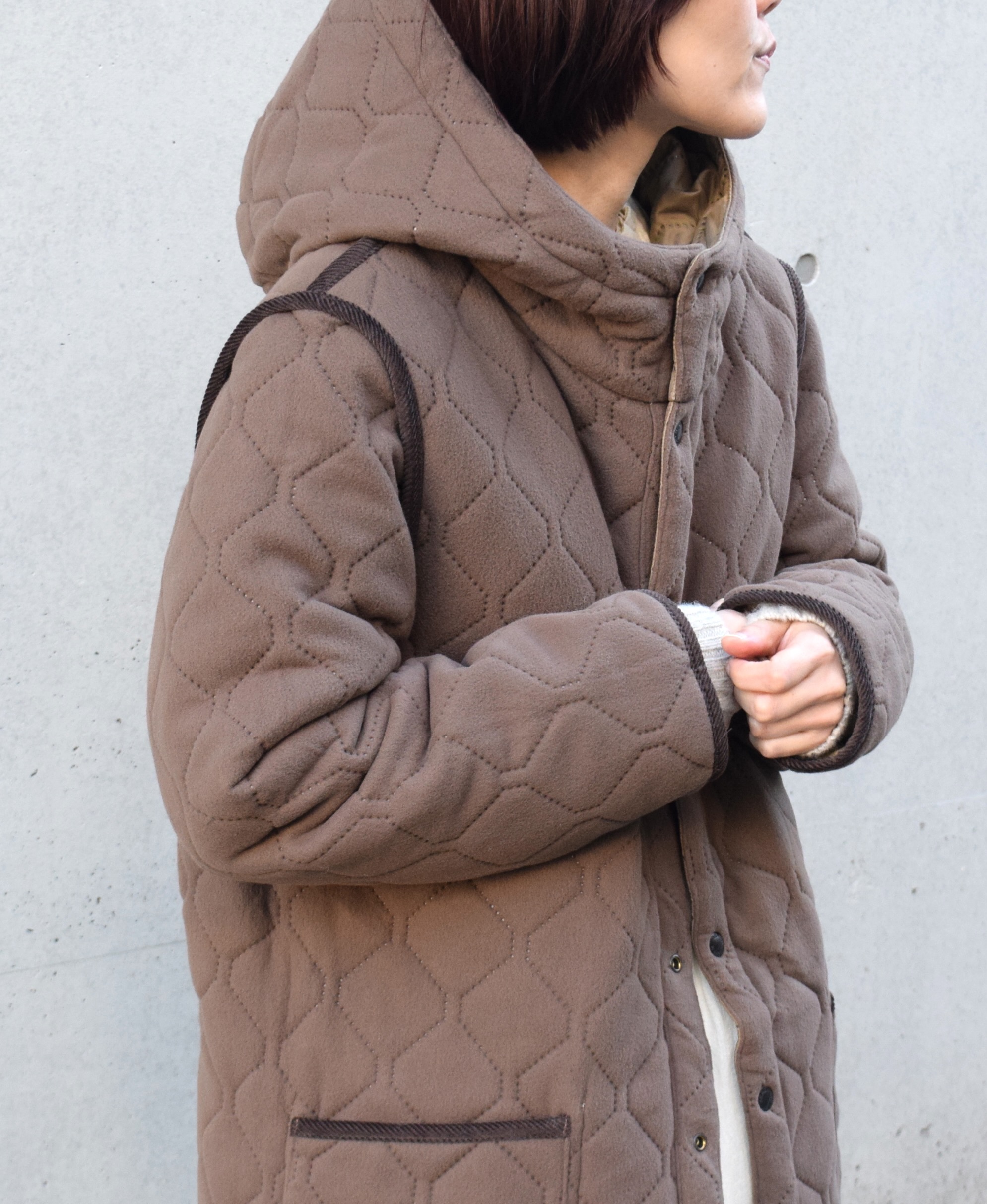 NAM1753 (コート) POLYxFLEECE HEAT QUILT REVERSIBLE HOODED COAT