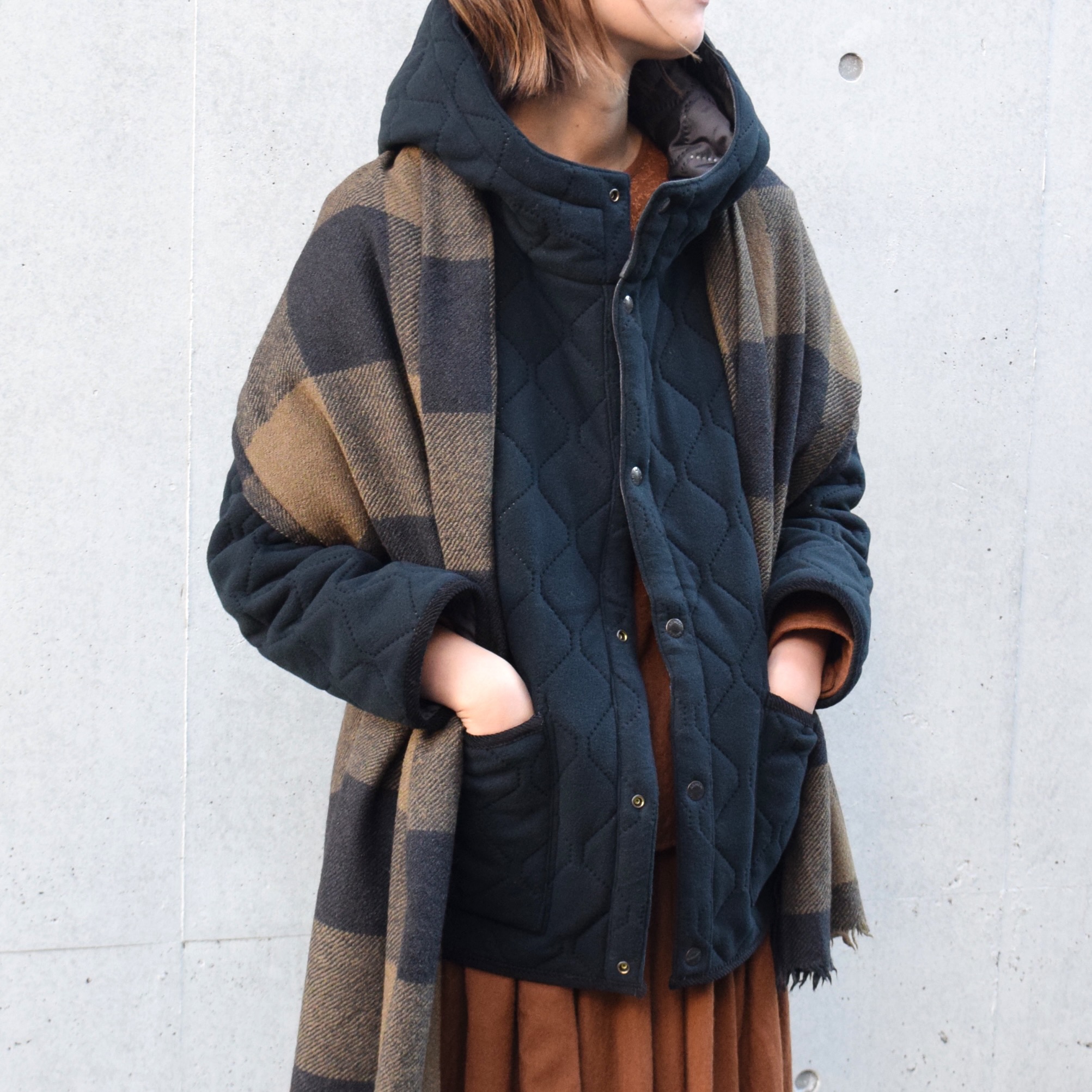 NAM1752 (ジャケット) POLYxFLEECE HEAT QUILT REVERSIBLE HIGH COLLAR HOODED JACKET