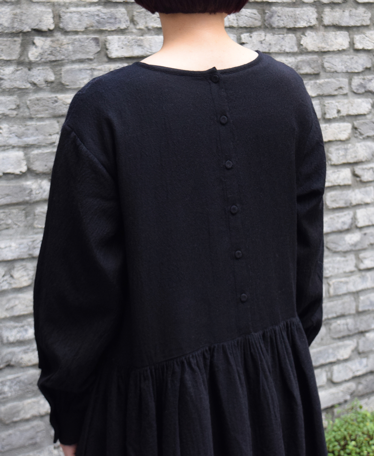 NMDS22571 (ワンピース) BOILED WOOL PLAIN BACK OPENING EMB DRESS