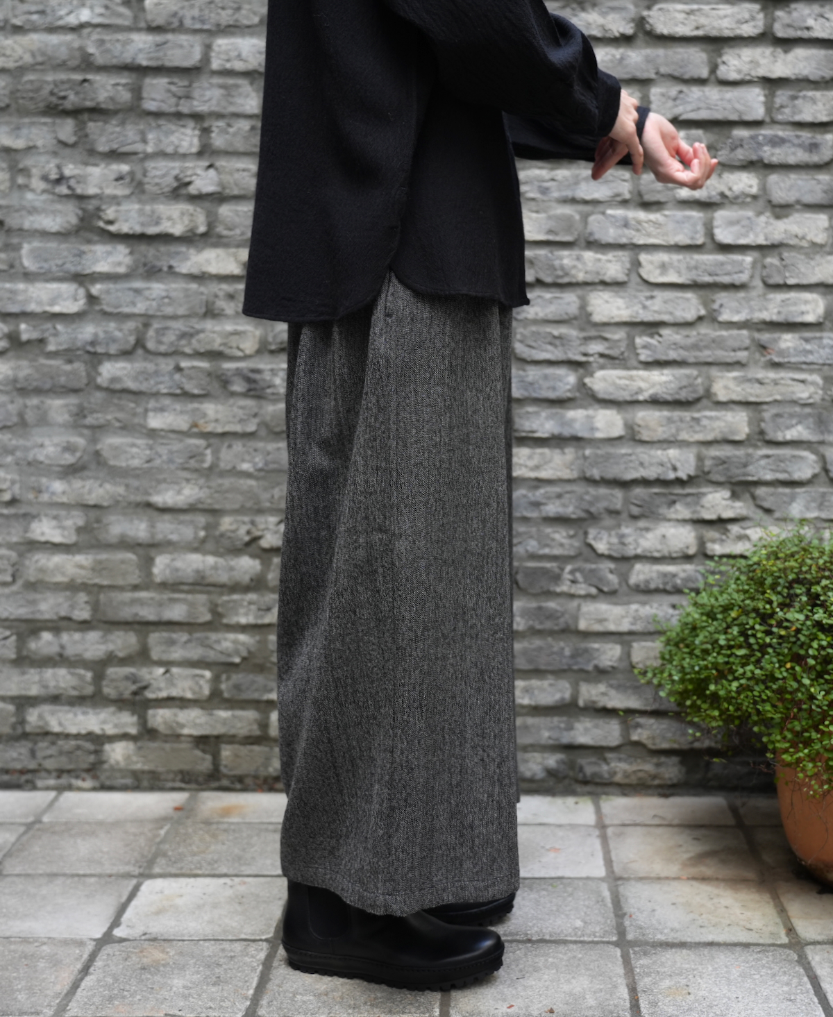 INMDS23756 (パンツ) TWIST YARN WOOL EASY PANTS