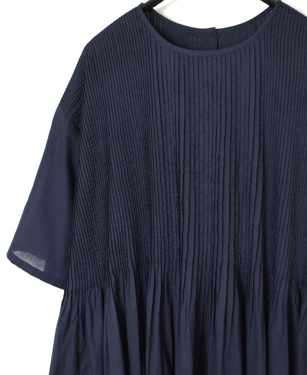 NMDS23123 (ワンピース) 80'S ORGANIC VOILE PLAIN CREW-NECK P/O DRESS WITH PINTUCK