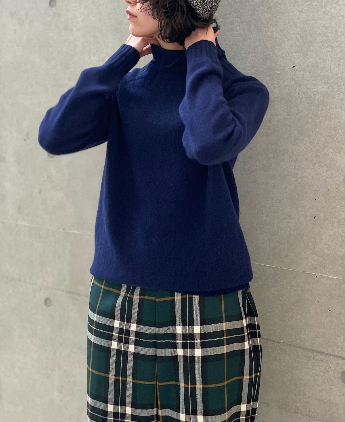 JNAMP1651 (ニット) GEELONG LAMBSWOOL POLO NECK SADDLE SHOULDER P/O