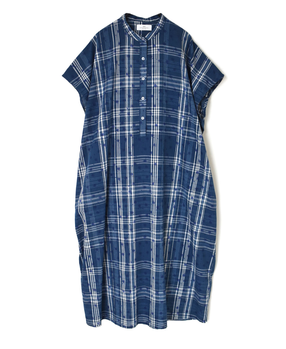 NSL24063 (ワンピース) COTTON YARN DYE CHECK WITH NAVY FLOWER PRINT BANDED COLLAR FRENCH/SL DRESS