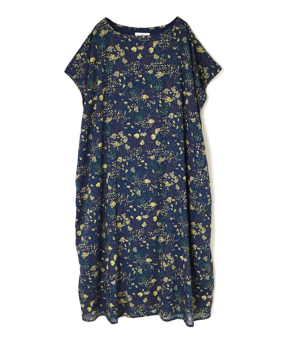 NSL24073 (ワンピース) COTTON FLOWER PRINT CREW-NECK BACK SIDE GATHERED DRESS WITH LINING