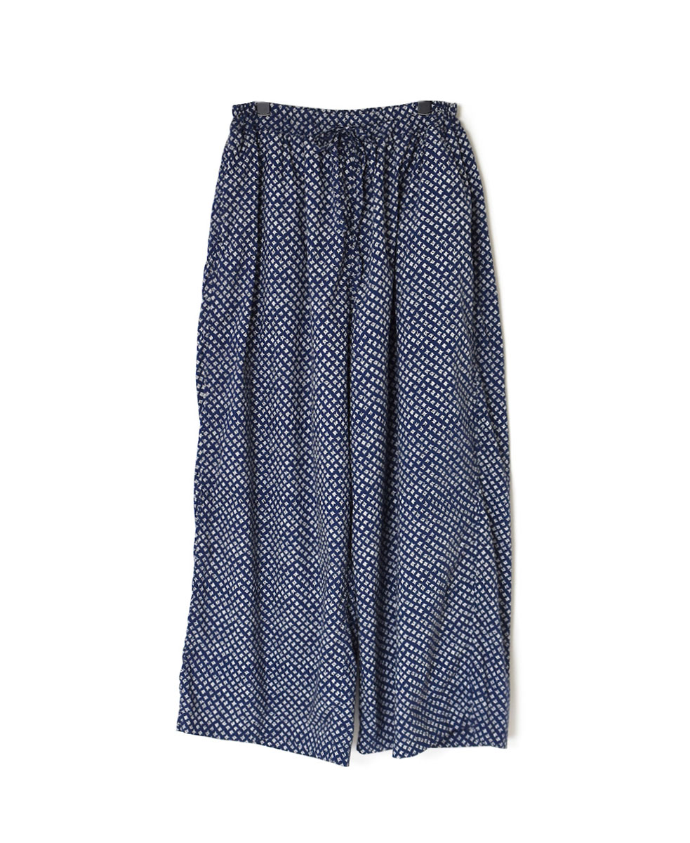 INAM2416F (パンツ) CAMBRIC SMALL FLOWER PRINT GATHERED EASY PANTS WITH LINING