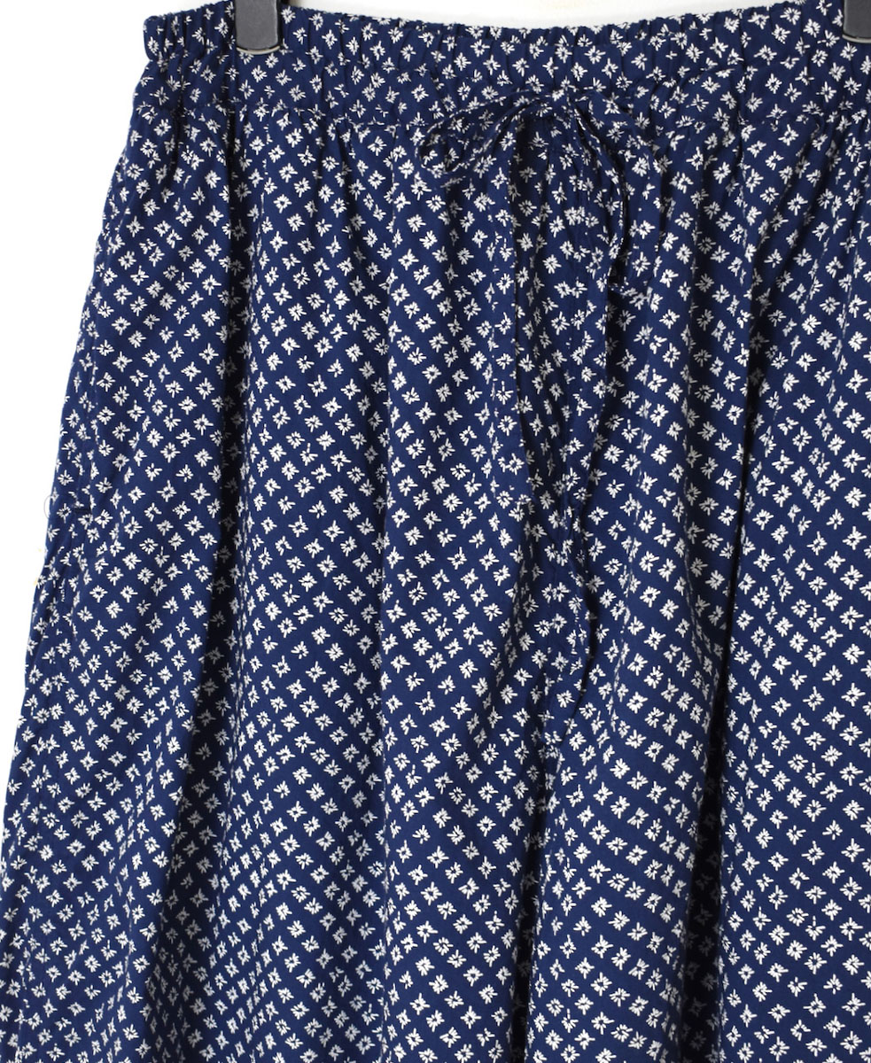 INAM2416F (パンツ) CAMBRIC SMALL FLOWER PRINT GATHERED EASY PANTS WITH LINING
