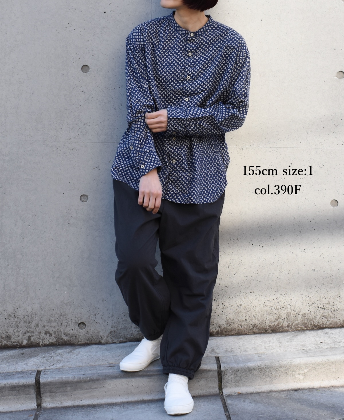 INAM2411F (シャツ) CAMBRIC SMALL FLOWER PRINT UTILITY BANDED COLLAR SHIRT