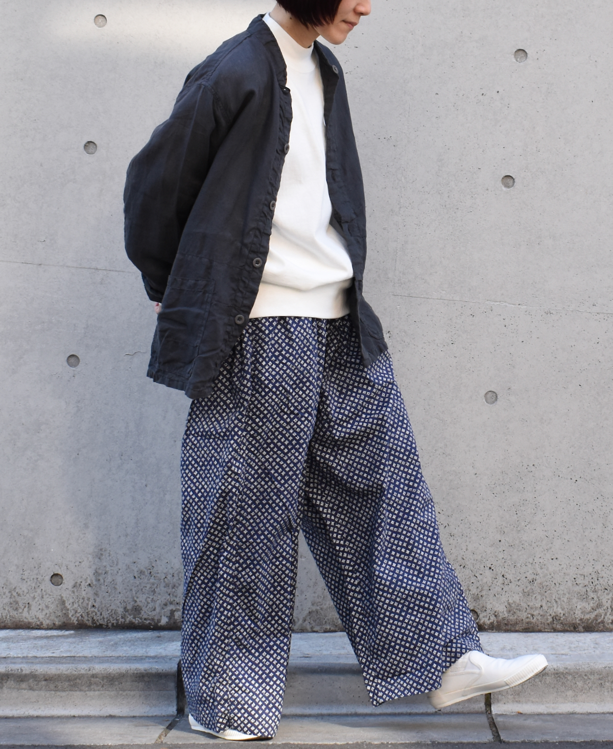 INAM2416F (パンツ) CAMBRIC SMALL FLOWER PRINT GATHERED EASY PANTS WITH LINING