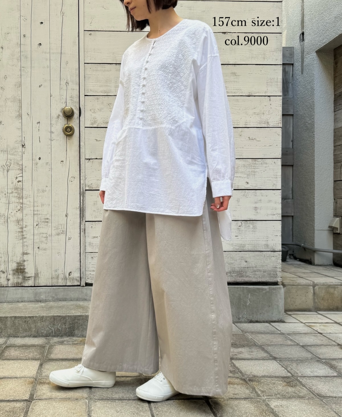 NMDS24133 (シャツ) 60'S ORGANIC CAMBRIC WITH EMB CREW-NECK BOSOM SHIRT