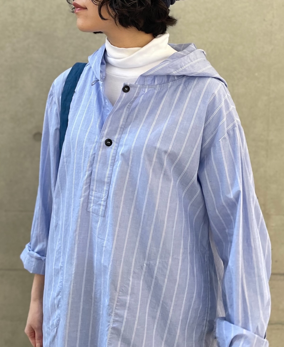 INHT2432ST (シャツ) COTTON STRIPE HOODED PULLOVER SHIRT