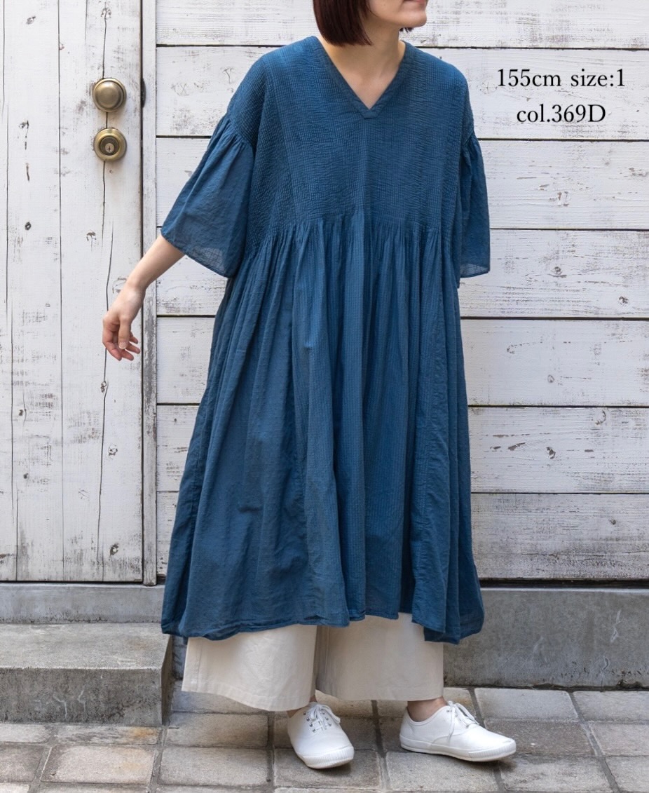 NMDS24114D (ワンピース) 80'S ORGANIC COTTON DOBIE CHECK & SMALL CHECK (OVERDYE) FLARED SLEEVE DRESS WITH MINI PINTUCK