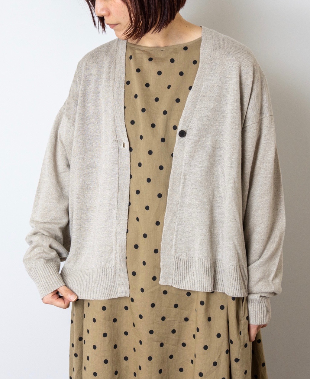 GNSL23302 (ニット) 12GG 1PLY LINEN PLAIN V-NECK 1 BUTTON CARDIGAN