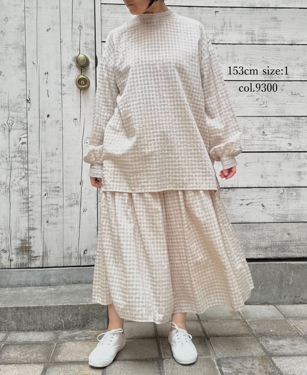 INMDS24052 (シャツ) HANDWOVEN COTTON SILK SELF CHECK 2WAY PULLOVER LACE NECK SHIRT WITH MINI PINTUCK